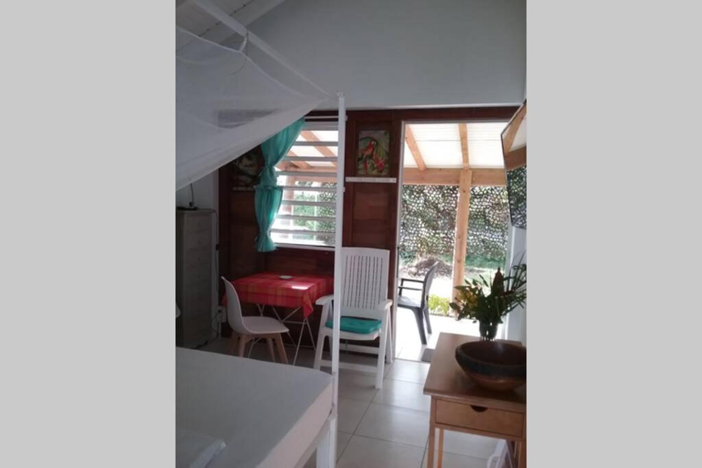 Gite Cajou Dans Jardin Tropical Ventile A Sainte-Anne Eksteriør billede